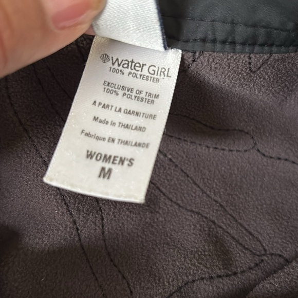 Patagonia Women’s Black Quilted Jacket. Water girl by Patagonia. - Picture 11 of 12